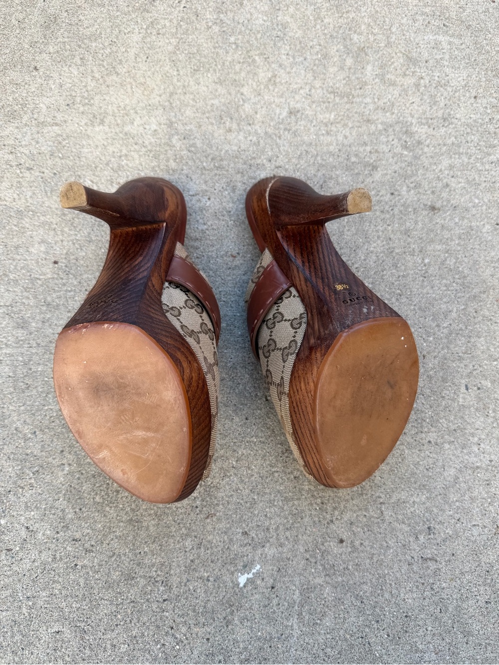 Vintage Gucci Brown Monogram GG Canvas Peep-Toe Platform Mules with Gold Buckle - Picture 5 of 7